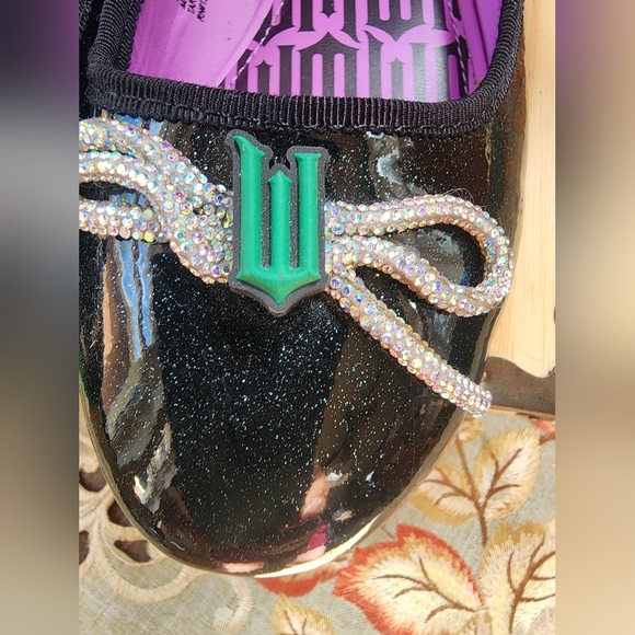 Wicked Movie Chic Black and Green Loafers with Bow Details - Picture 2 of 8